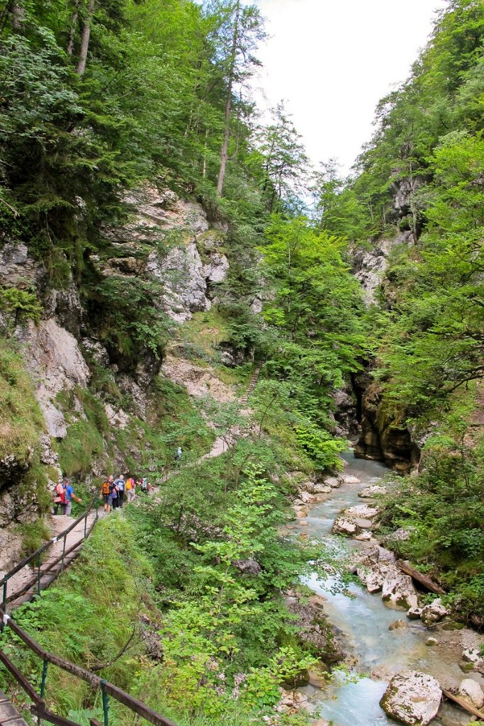 28 hier wird es ganz schoen eng.jpg